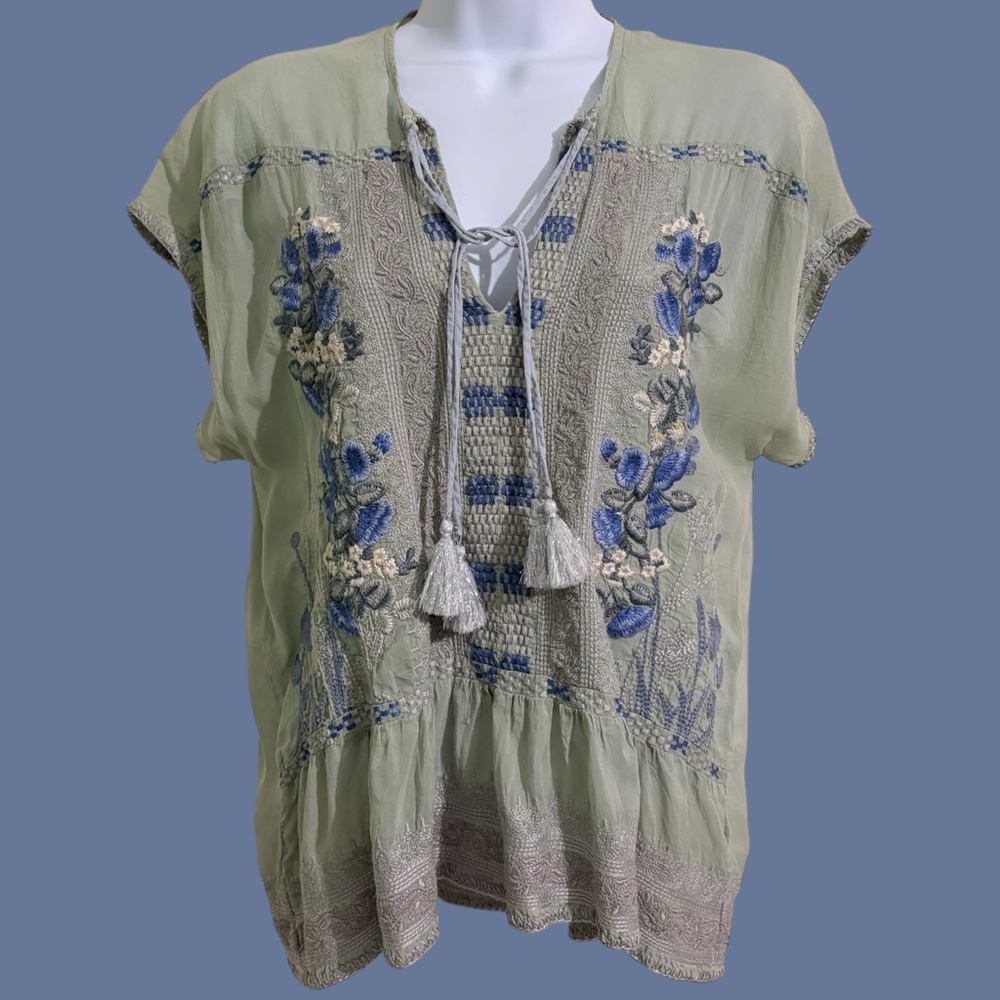 Johnny Was Noah Top Size XS Boho Floral Embroidered Sage Green Sparkly Tassels